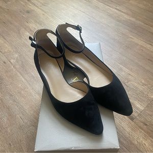 🖤Franco Sarto Black Suede Flats🖤